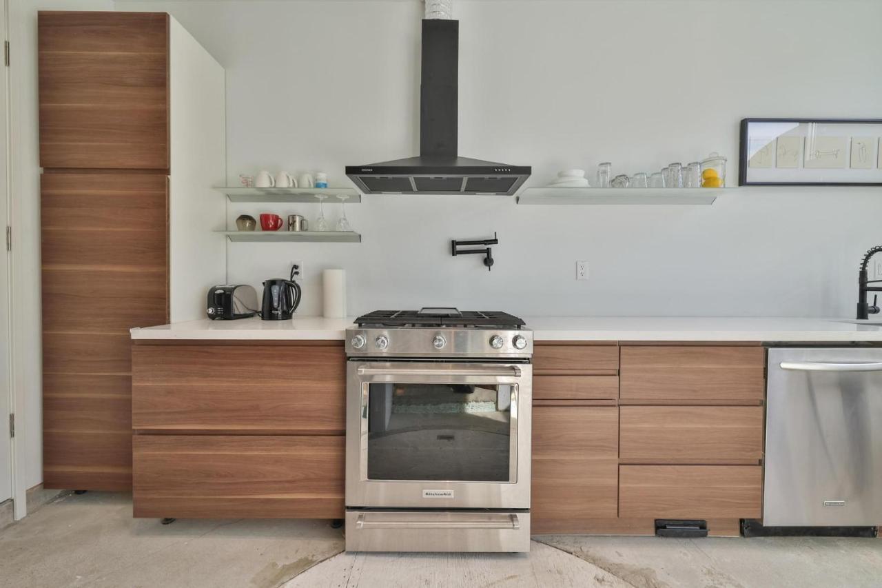 New Modern 1400 Sq Ft Coach House Near Everything Toronto Extérieur photo
