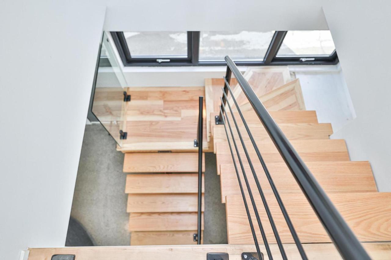 New Modern 1400 Sq Ft Coach House Near Everything Toronto Extérieur photo
