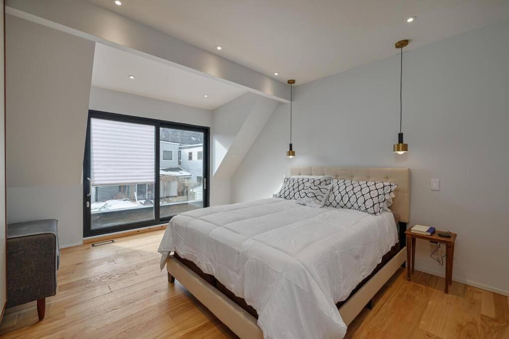 New Modern 1400 Sq Ft Coach House Near Everything Toronto Extérieur photo