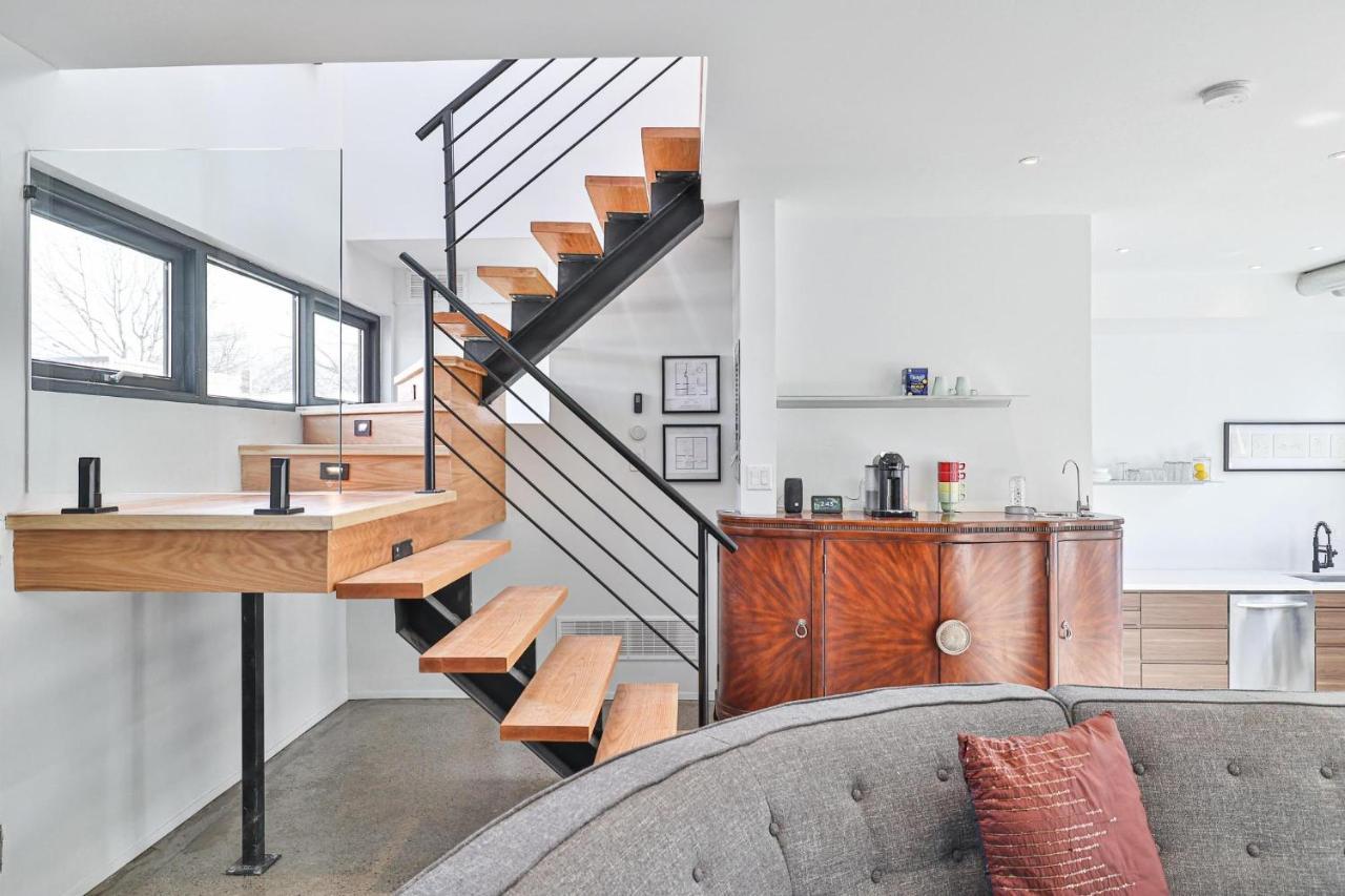New Modern 1400 Sq Ft Coach House Near Everything Toronto Extérieur photo