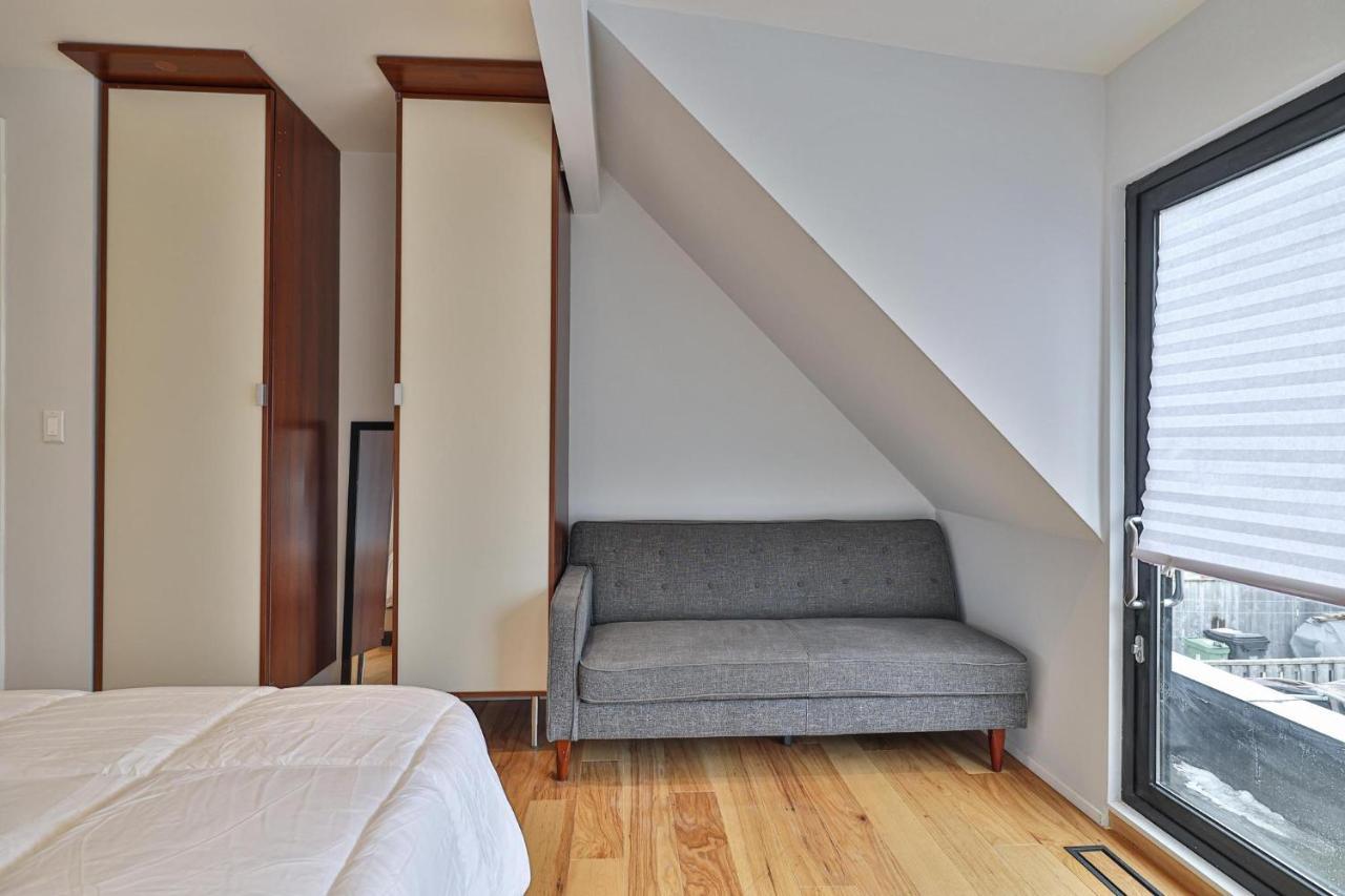 New Modern 1400 Sq Ft Coach House Near Everything Toronto Extérieur photo