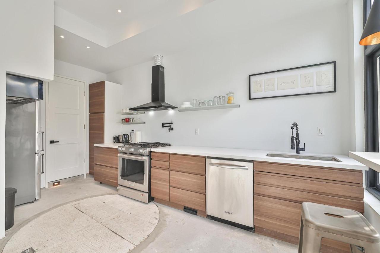 New Modern 1400 Sq Ft Coach House Near Everything Toronto Extérieur photo
