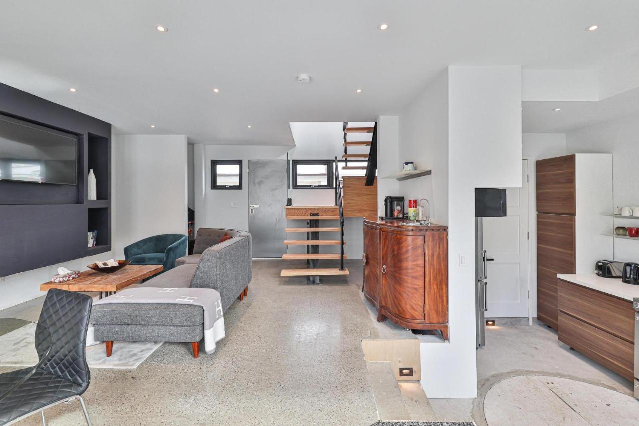 New Modern 1400 Sq Ft Coach House Near Everything Toronto Extérieur photo