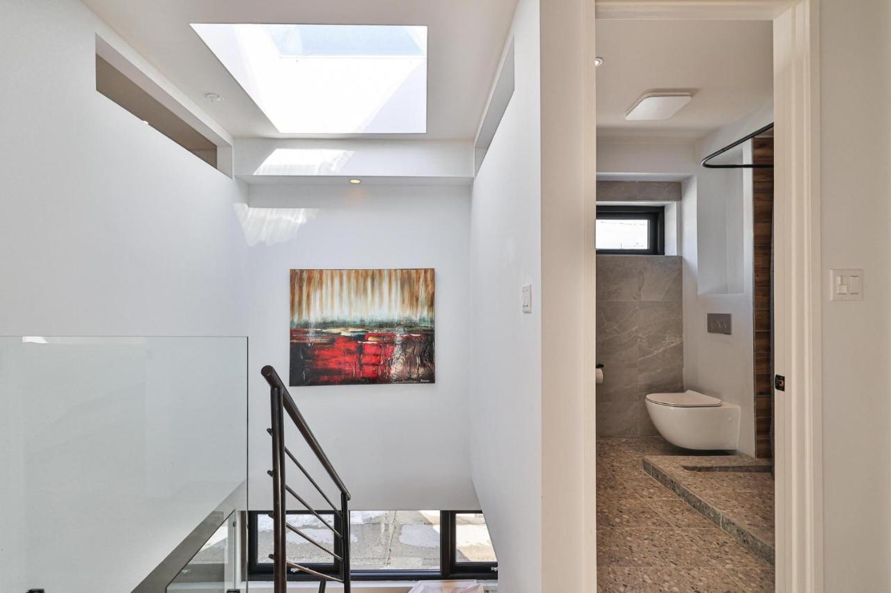 New Modern 1400 Sq Ft Coach House Near Everything Toronto Extérieur photo