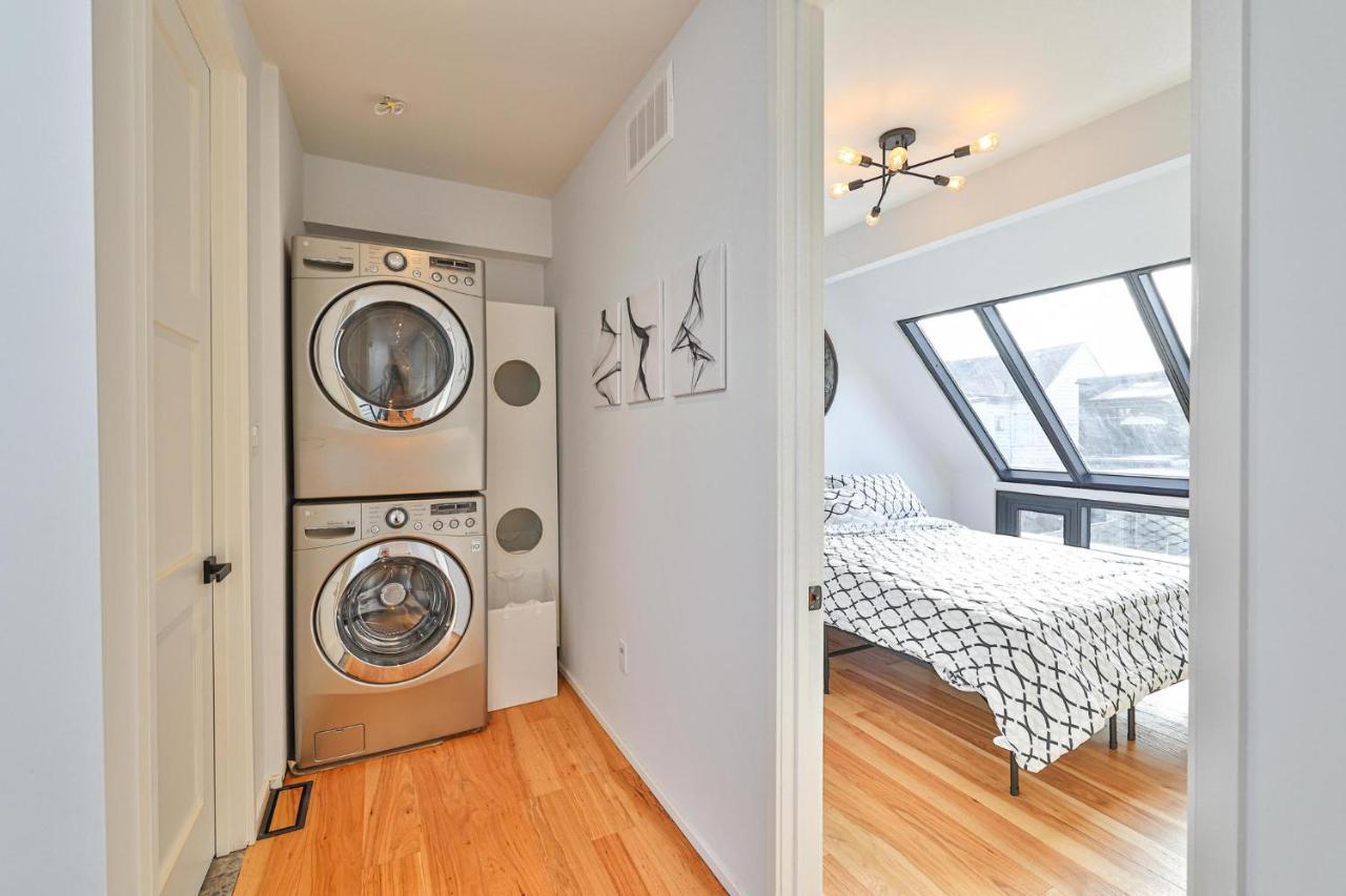 New Modern 1400 Sq Ft Coach House Near Everything Toronto Extérieur photo